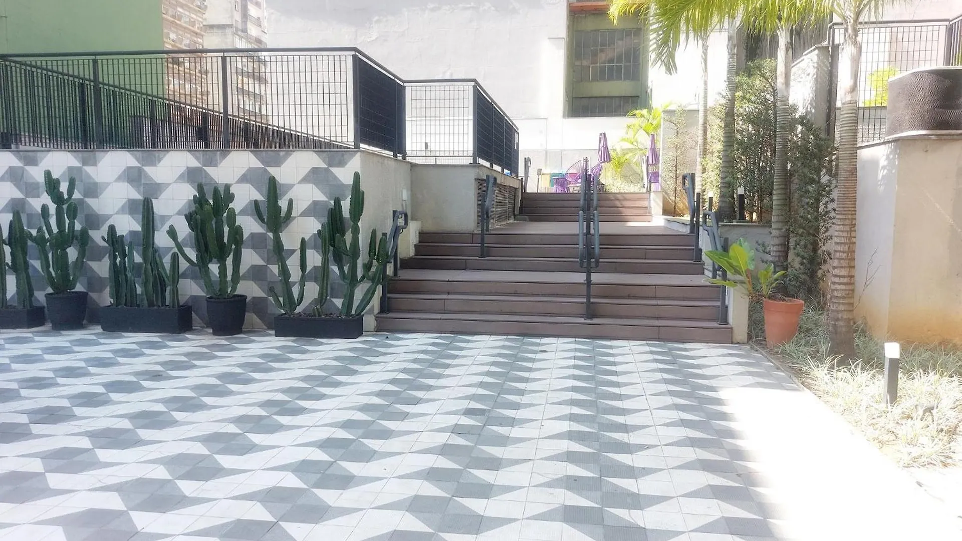 Tem Tudo Piscina Academia Sauna Squash Sao Paulo 0*,