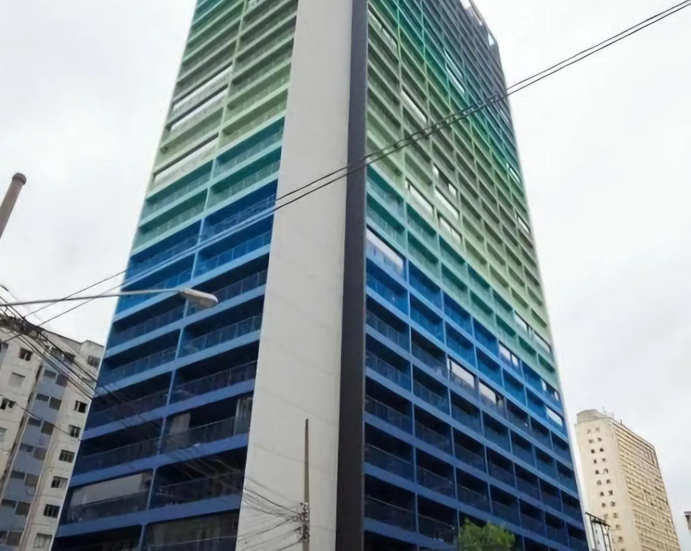 Tem Tudo Piscina Academia Sauna Squash Sao Paulo 0*,